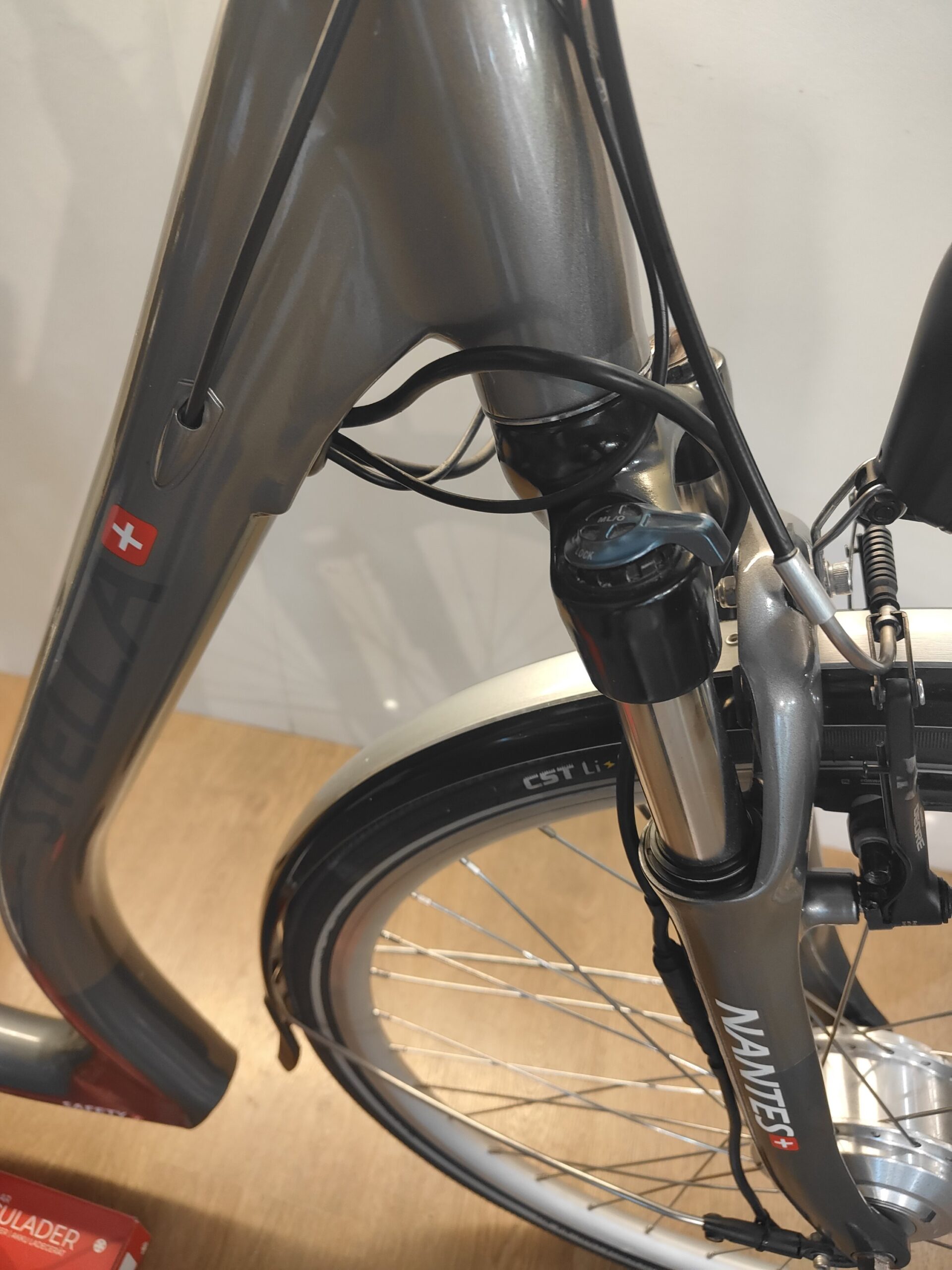 VERKOCHT / E-bike STELLA NANTES lage instap, accutestrapport & garantie. 476 km gereden - Afbeelding 3