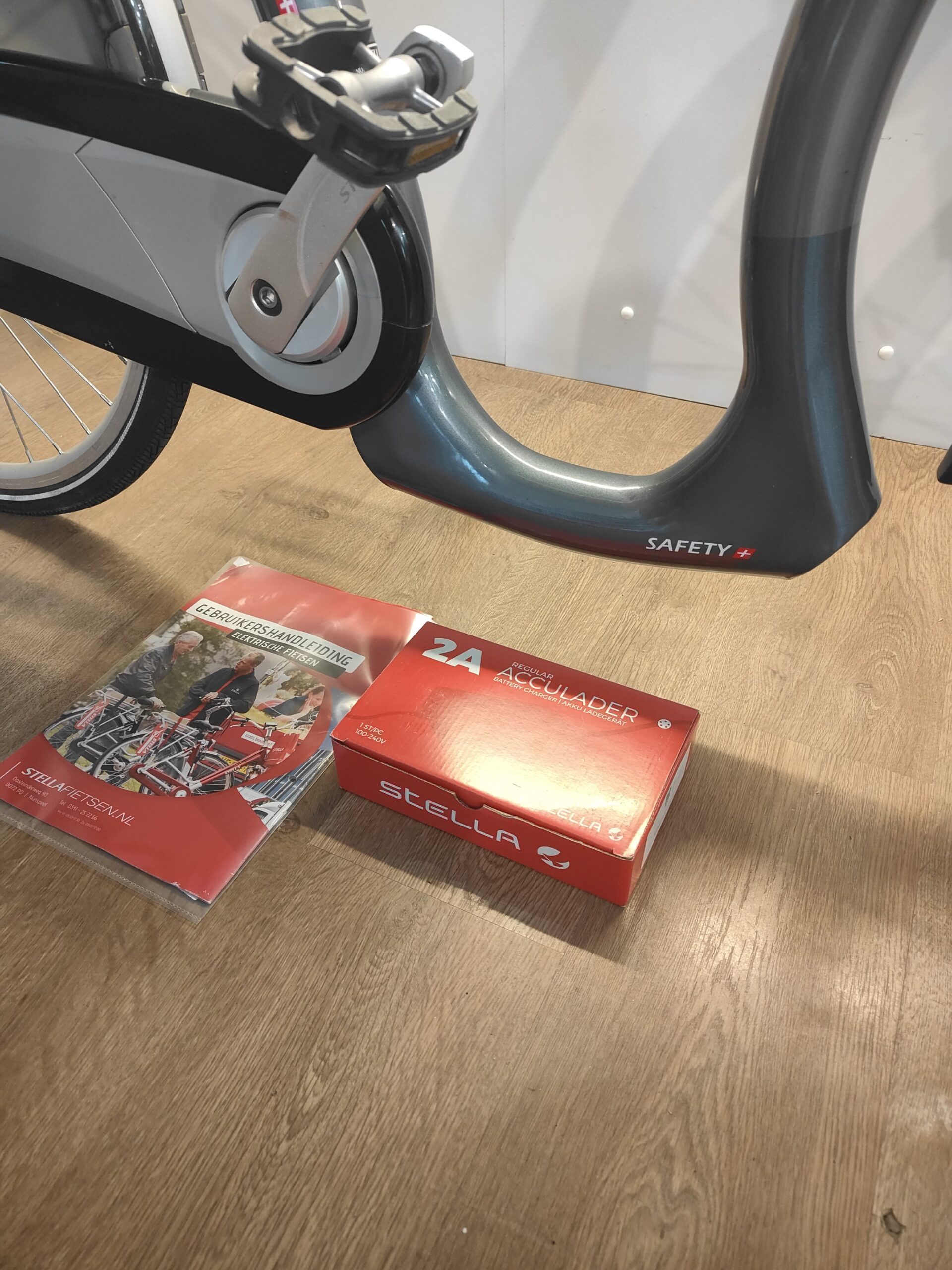 VERKOCHT / E-bike STELLA NANTES lage instap, accutestrapport & garantie. 476 km gereden - Afbeelding 6