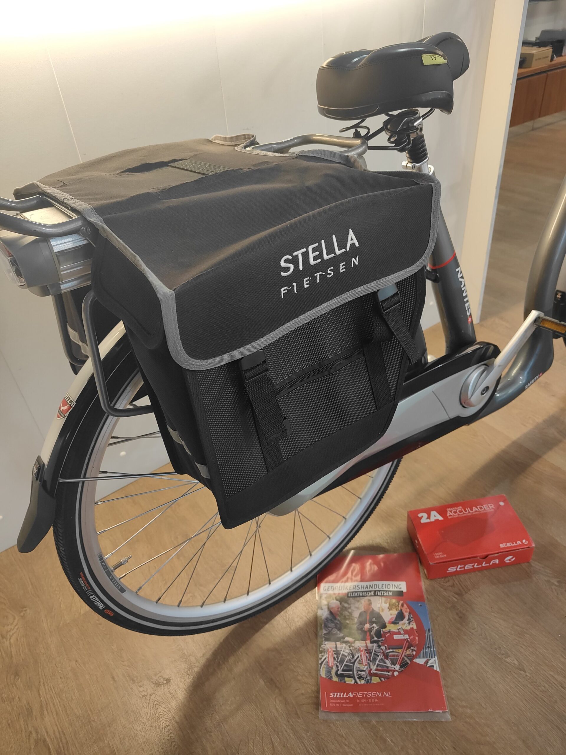 VERKOCHT / E-bike STELLA NANTES lage instap, accutestrapport & garantie. 476 km gereden - Afbeelding 11